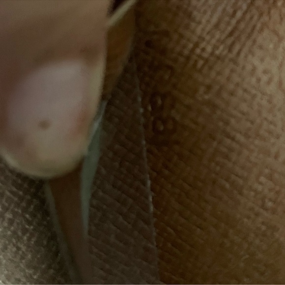 Louis Vuitton ID card holder wallet - Picture 10 of 11